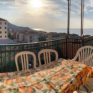 vista-mare-con-ogni-comfort.hotelitalianriviera.com/